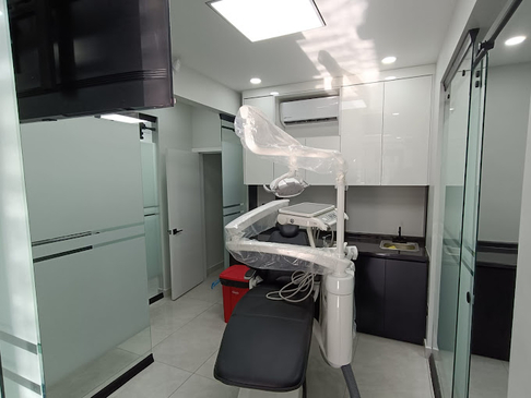 Slider image (4) Grand Diamond Dental & Periodontics